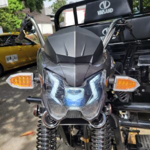 Sistema de iluminación LED del motocarro Vaisand 200 – visibilidad total para tus recorridos